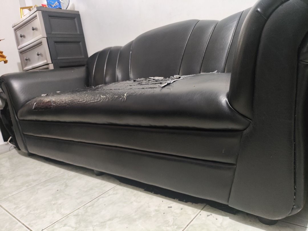 Black Faux Leather 3-Seater Sofa (Category: Sofas) located in Caloocan City. Submitted by cerberius15 (Listing ID 1463400090, Image 3). Description: - 3-seater black leather sofa - Still in good, usable condition - Ideal for starter homes or as a spare room sofa - Pick up only.