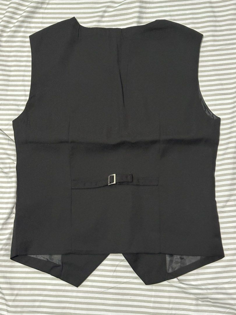 Black Formal Vest Waistcoat (Category: Sleeveless) located in Bulacan. Submitted by chizmiss (Listing ID 1463401152, Image 2). Description: never worn rfs: decluttering .