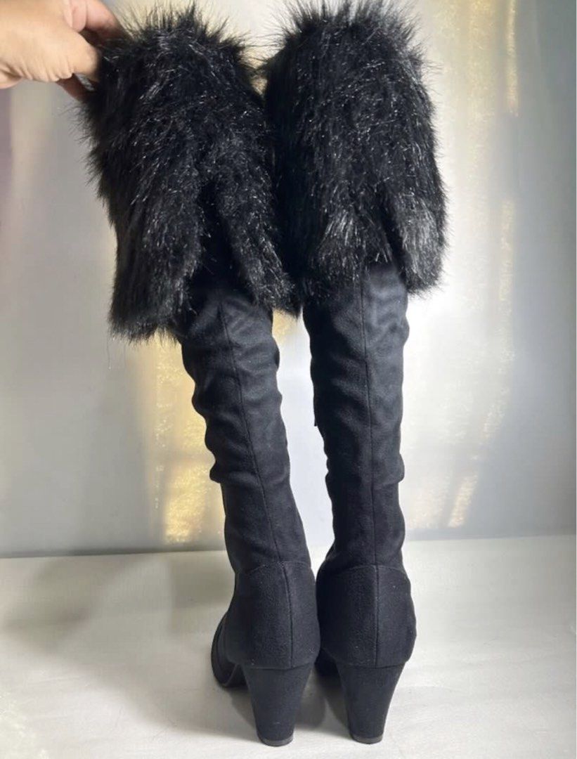 Black suede Fur lined knee high boots (Category: Boots) located in Las Pinas. Submitted by calliahscorner (Listing ID 1463451399, Image 2). Description: 21-22cm insole | flat feet Kindly refer to photo for measurements Check photo for details such as price, measurement and fabric condition. Pls manage your expectation This is preloved, Color may vary due to different screen settings.