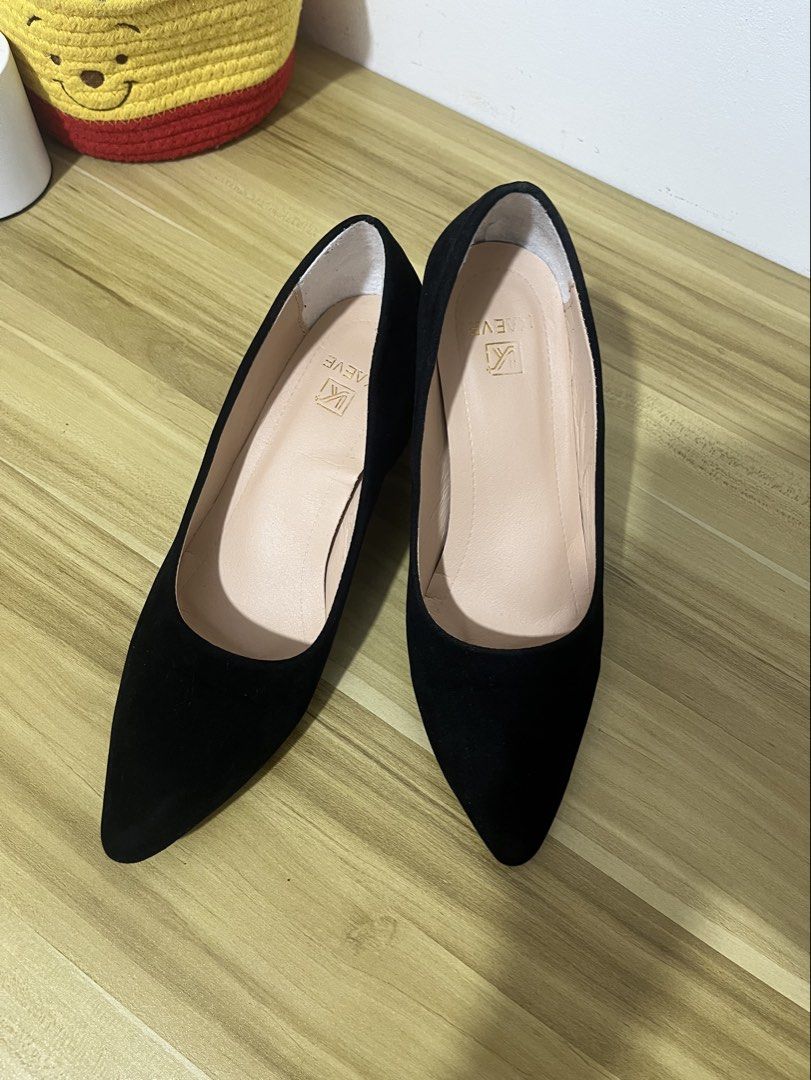 Black heels Gamuza (Category: Heels) located in Cavite. Submitted by cardibabe (Listing ID 1463484784, Image 2). Description: 🖤 Gamuza Black Heels • Size 39 size 8 to size 9 po fitting neto • 3-inch heels • Black gamuza/suede • Used once only ✨ • Still in very good condition • Pointed toe — perfect for office, formal events & OOTD.
