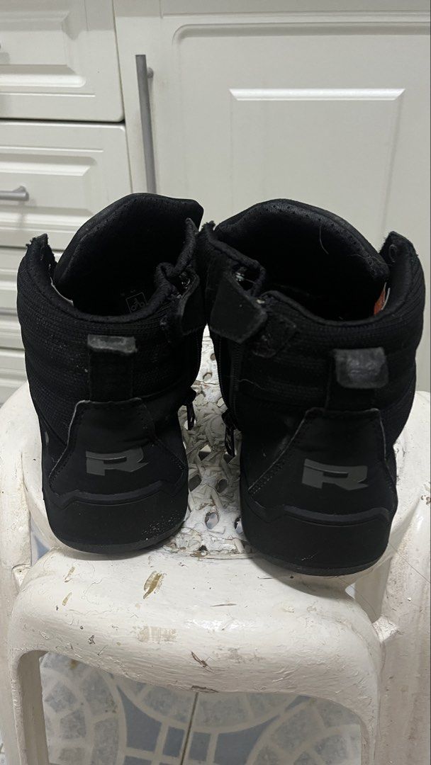Black Mid-Top Sneakers Size 38 (Category: Sneakers) located in Cebu City. Submitted by eynjlin (Listing ID 1463476634, Image 2). Description: - Black mid-top sneakers - Lace-up closure - Rubber sole with good grip - Size 38 - Ideal for everyday wear - Minor scuffs on soles.