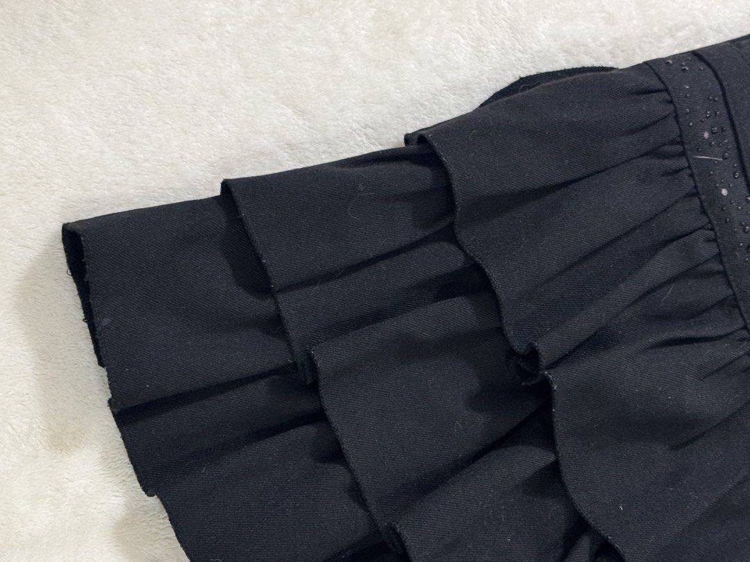 Black Retro Skirt with Ruffles (Category: Skirts) located in Bagac. Submitted by danicruz_ (Listing ID 1463495108, Image 3). Description: - Black Retro Skirt With Ruffles Perfect for Parties and Events - Size Small to Medium - slightly used .