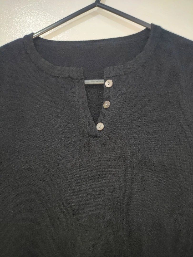 Black Short Sleeve Henley Knit Top (Category: Blouses) located in Quezon City. Submitted by maxsab (Listing ID 1463493964, Image 3). Description: - Black short sleeve knit top - Henley neckline with 3 buttons - Soft and stretchy material - Ideal for casual wear or layering - Pairs easily with jeans or skirts.