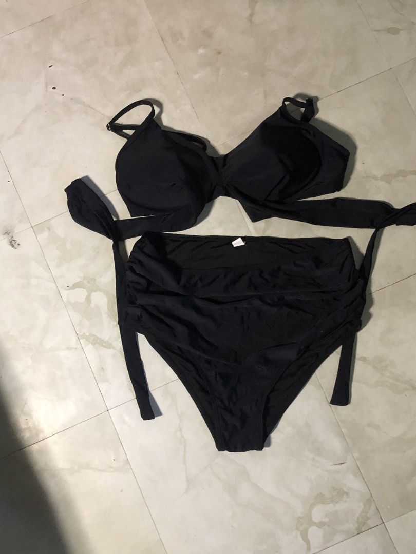 Black swimsuit criss cross style (Category: Bikinis & Swimsuits) located in Manila. Submitted by cherub._. (Listing ID 1463354343, Image 2). Description: open for nego.