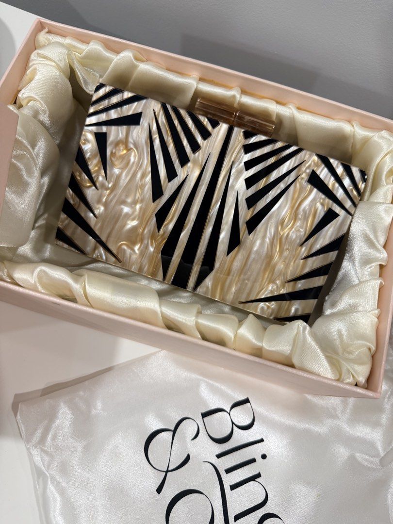 Bling & Co (Category: Clutches) located in Manila. Submitted by mytokador15 (Listing ID 1463464301, Image 1). Description: .
