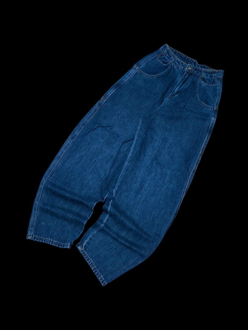 Blue Denim Baggy Jeans (Category: Jeans) located in Manila. Submitted by maryaganda (Listing ID 1463383093, Image 1). Description: - Classic blue denim jeans - Baggy fit for ultimate comfort - Elastic waistband for easy on and off - Two functional front pockets - Ideal for everyday casual outfits - A versatile addition to your wardrobe.