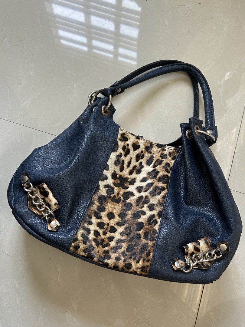 Blue Faux Leather Leopard Print (Category: Shoulder Bags) located in Mandaluyong City. Submitted by haxiea (Listing ID 1463450367, Image 1). Description: .