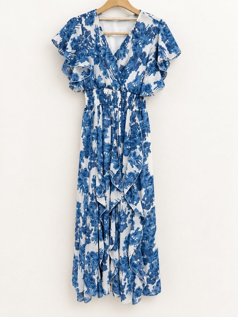 Blue Floral Ruffle Maxi Dress (Category: Dresses) located in Manila. Submitted by marieladea47607 (Listing ID 1463461051, Image 1). Description: - Flowy blue floral print maxi dress - Features flutter sleeves Last price PHP 350.