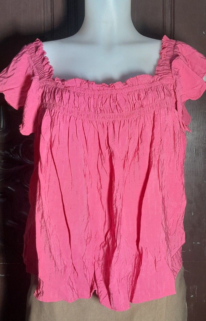 BN Mango Top (Category: Blouses) located in Batangas. Submitted by norskieshoppe (Listing ID 1463439542, Image 2). Description: medium- semi- large.