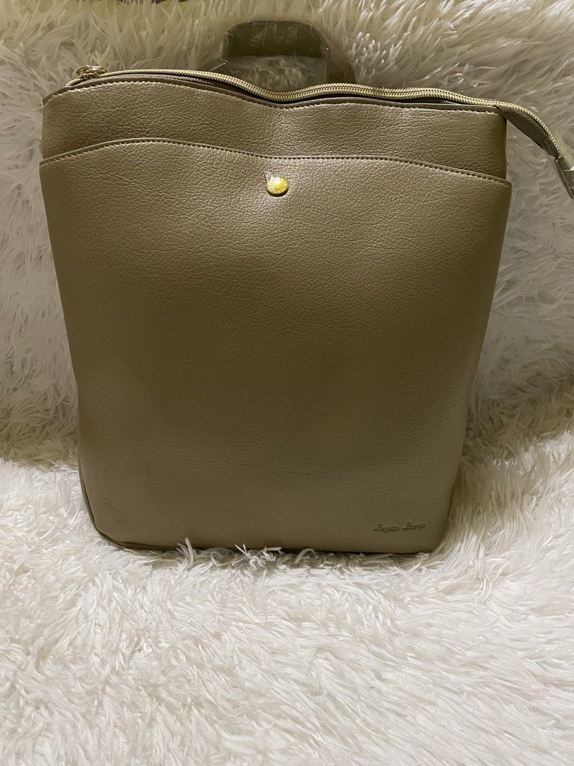 BNEW & ORIGINAL LEGATO BACKPACK (Category: Backpacks) located in Baguio. Submitted by smc_haul (Listing ID 1463334894, Image 2). Description: 📌LEGATO BACKPACK ❤️ LEGATO IS SISTER COMPANY PO NG ANELLO MGA SIS HAA🙈 VERY HQ ANG LEATHER MGA SISS🫶 1,700 ONLYY😍.