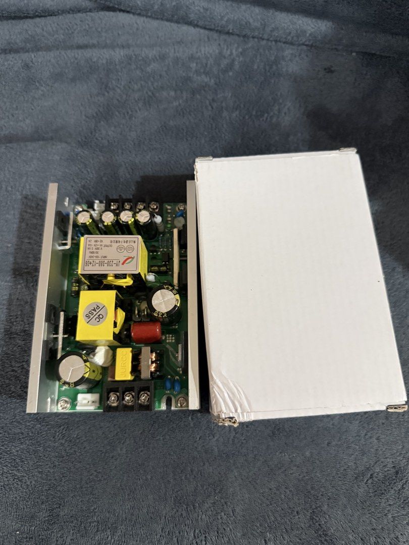 BNEW HEAD BEAM LIGHT (Category: Batteries & Power Banks) located in San Isidro. Submitted by cosmic.nikks (Listing ID 1463492546, Image 1). Description: BRANDNEW NEVER BEEN USED.