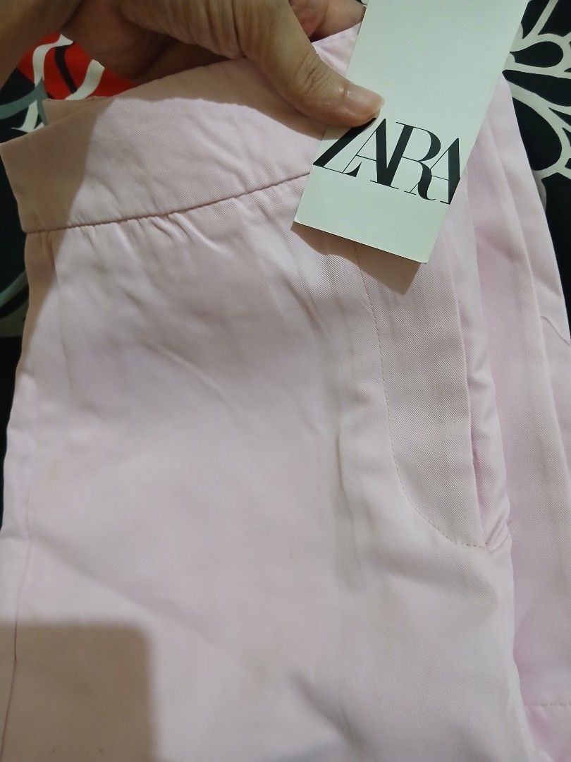Bnwt zara inspired pink trousers (Category: Other Bottoms) located in Cebu City. Submitted by kendall_leighton (Listing ID 1463554476, Image 1). Description: Bnwt zara inspired pink trousers size large rfs: decluttering.