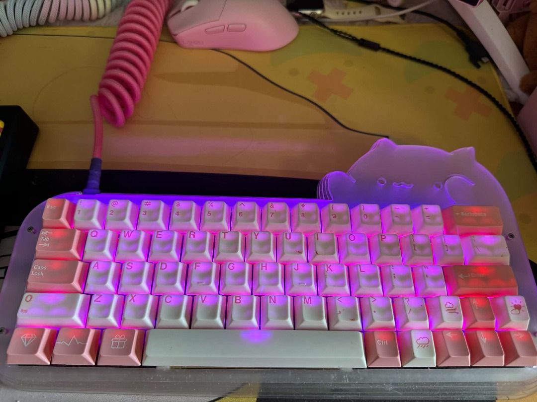 Bongo Cat Acrylic Stack Keyboard (Category: Computer Keyboard) located in Cainta. Submitted by eaaarrrlll (Listing ID 1463436000, Image 2). Description: Custom mechanical keyboard with: • Gazzew Boba Linear Thock switches • Keyreative UV keycaps Condition: Used; has visible signs of usage Note: No USB cable included Location: San Pascual, Batangas.
