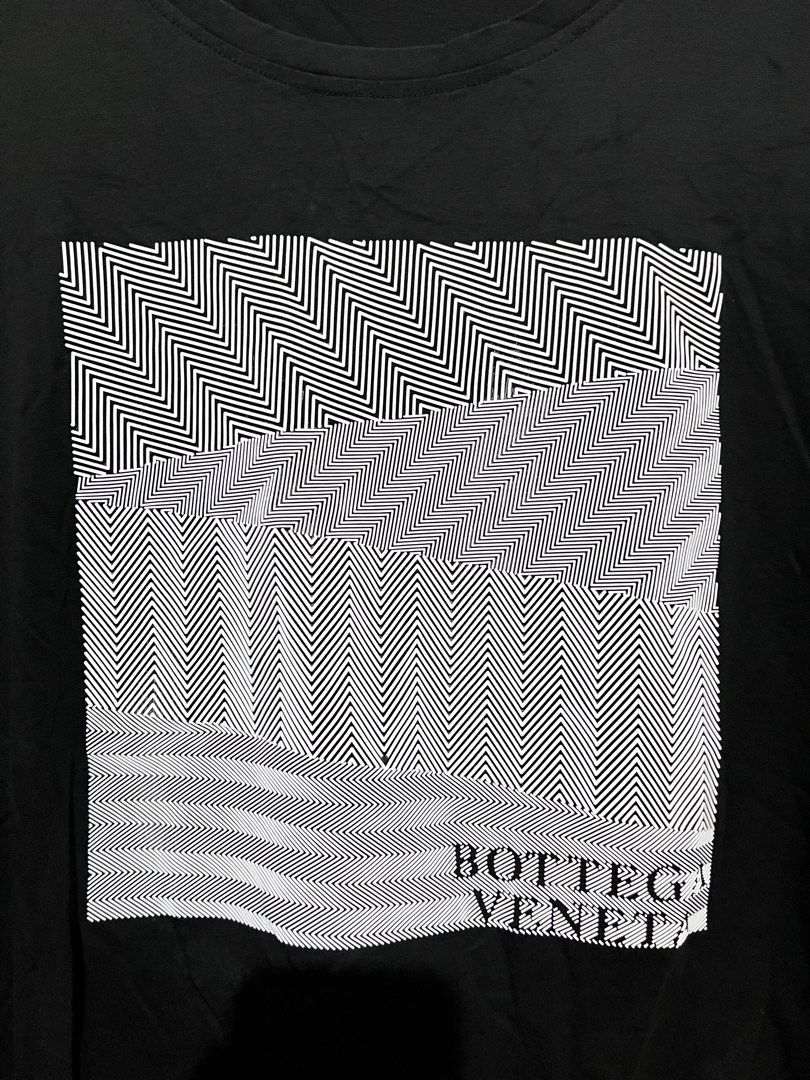Bottega Veneta (Category: Tshirts & Polo Shirts ) located in Tumauini. Submitted by jomerthrift (Listing ID 1463505905, Image 2). Description: Dimes: 20x26 Color rate: 9.5/10 Issue: see last pic.