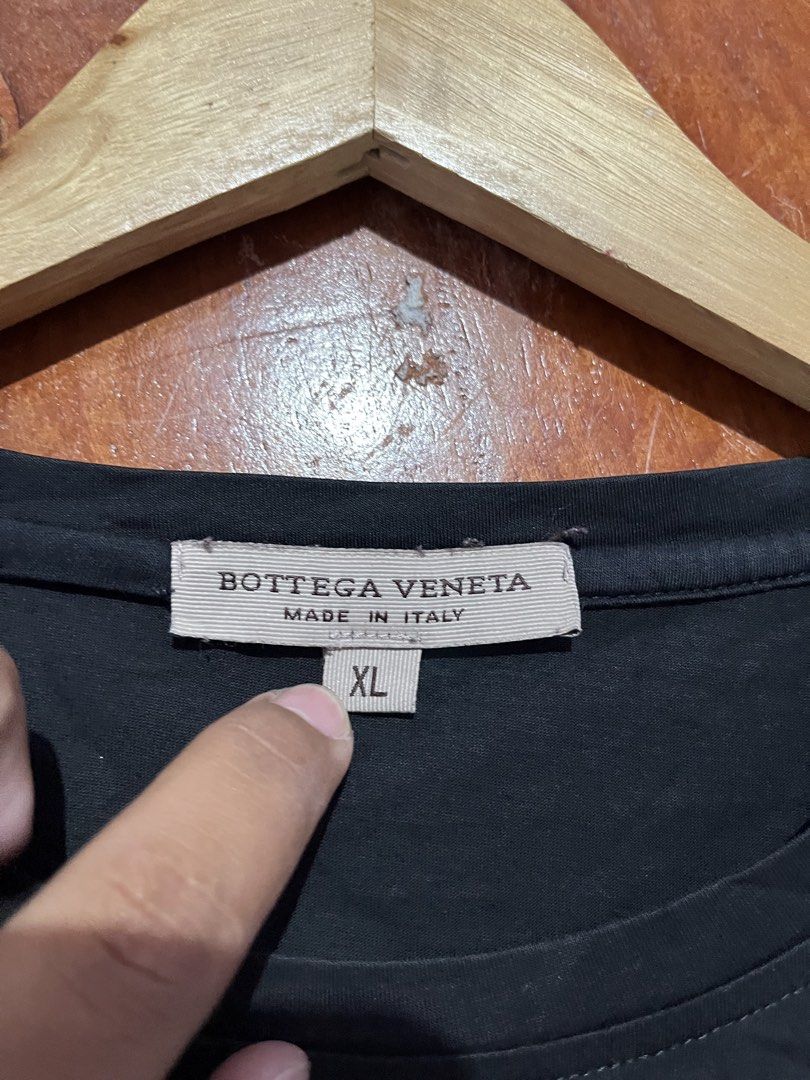 Bottega Veneta (Category: Tshirts & Polo Shirts ) located in Tumauini. Submitted by jomerthrift (Listing ID 1463505905, Image 3). Description: Dimes: 20x26 Color rate: 9.5/10 Issue: see last pic.