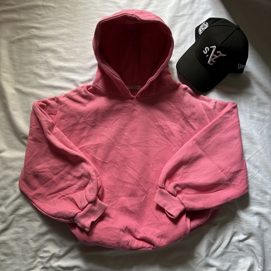 Boxy Type Pink Hoodie (Category: Hoodies) located in Quezon City. Submitted by notmhico (Listing ID 1460190042, Image 1). Description: .
