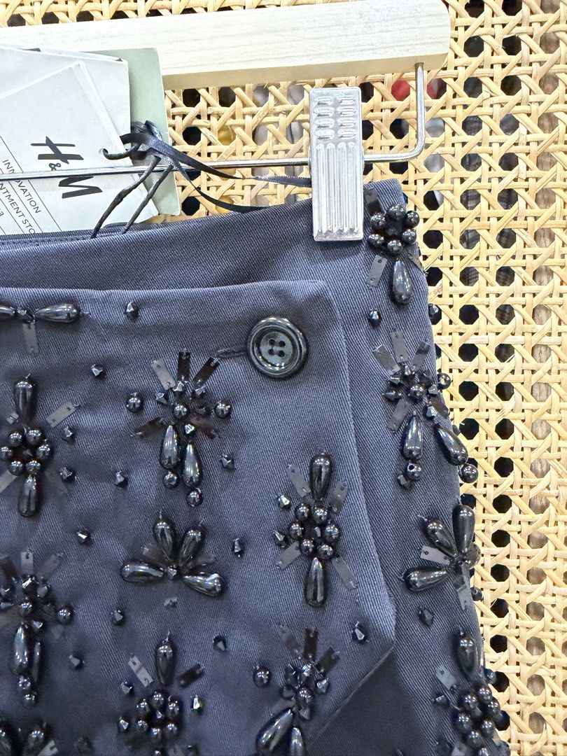 Brand New: H&M sequin mini skirt (Category: Skirts) located in Pasig City. Submitted by jgbeautique (Listing ID 1463441134, Image 3). Description: Original price is 2990 PHP Selling for 55% off RFS: I wouldn’t be able to bring this with me because it is too heavy and I have limited luggage space This is very pretty and classic piece though perfect for a night out with friends, date night and other special occasions.