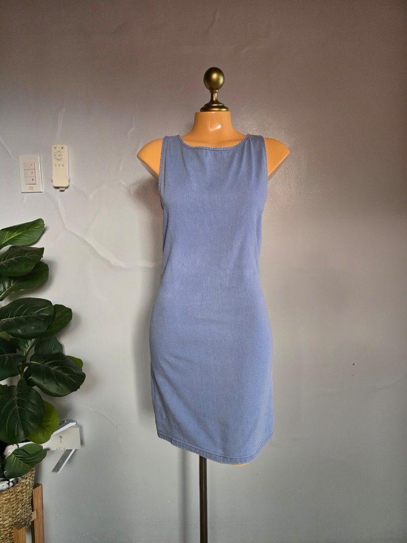 Branded FOREVER 21 light Denim dress (Category: Dresses) located in San Marcelino. Submitted by thriftolshoppiness (Listing ID 1463480483, Image 1). Description: XS-S stretch.