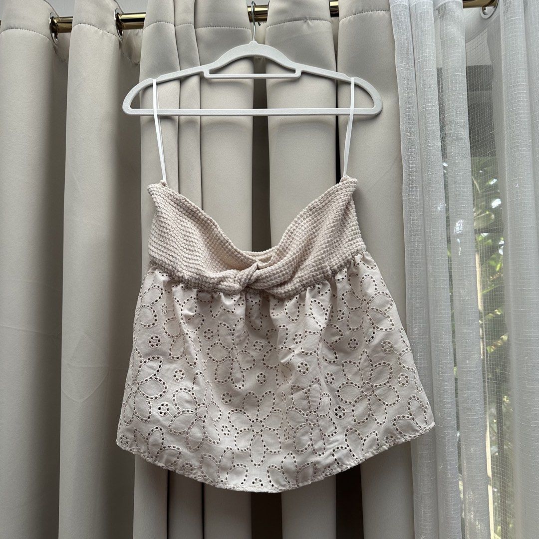 Broderie Eyelet Tube Top (Category: Sleeveless) located in Cainta. Submitted by tooonico (Listing ID 1463435992, Image 2). Description: RFS: Not my size anymore MOP: GCash/Maya/Maribank/UB.