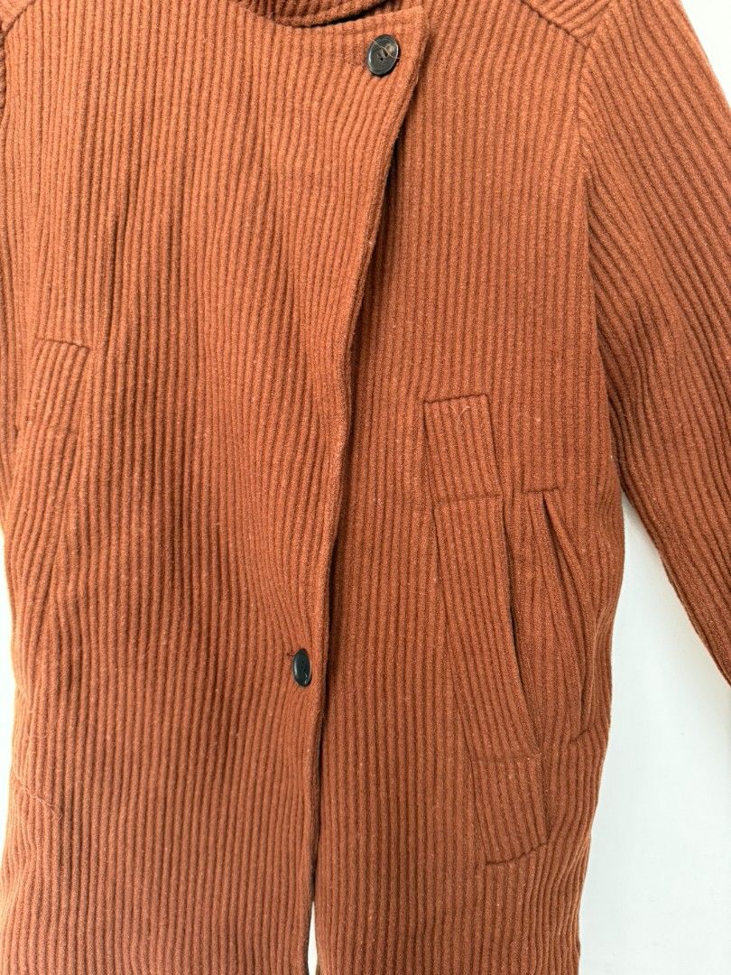 Autumn Fall Brown Corduroy Button-Up Jacket (Category: Coats, Jackets and Outerwear) located in Angeles City. Submitted by holaplli (Listing ID 1463402505, Image 3). Description: Used for Korea trip, super nice! -Suede material, heavyweight -Height: 5'3.5 Measurements: 🚚Shipping via J&T express (P54-74 to MM) 💰Payment via Seabank, BPI, Gcash 📍Angeles, Pampanga.