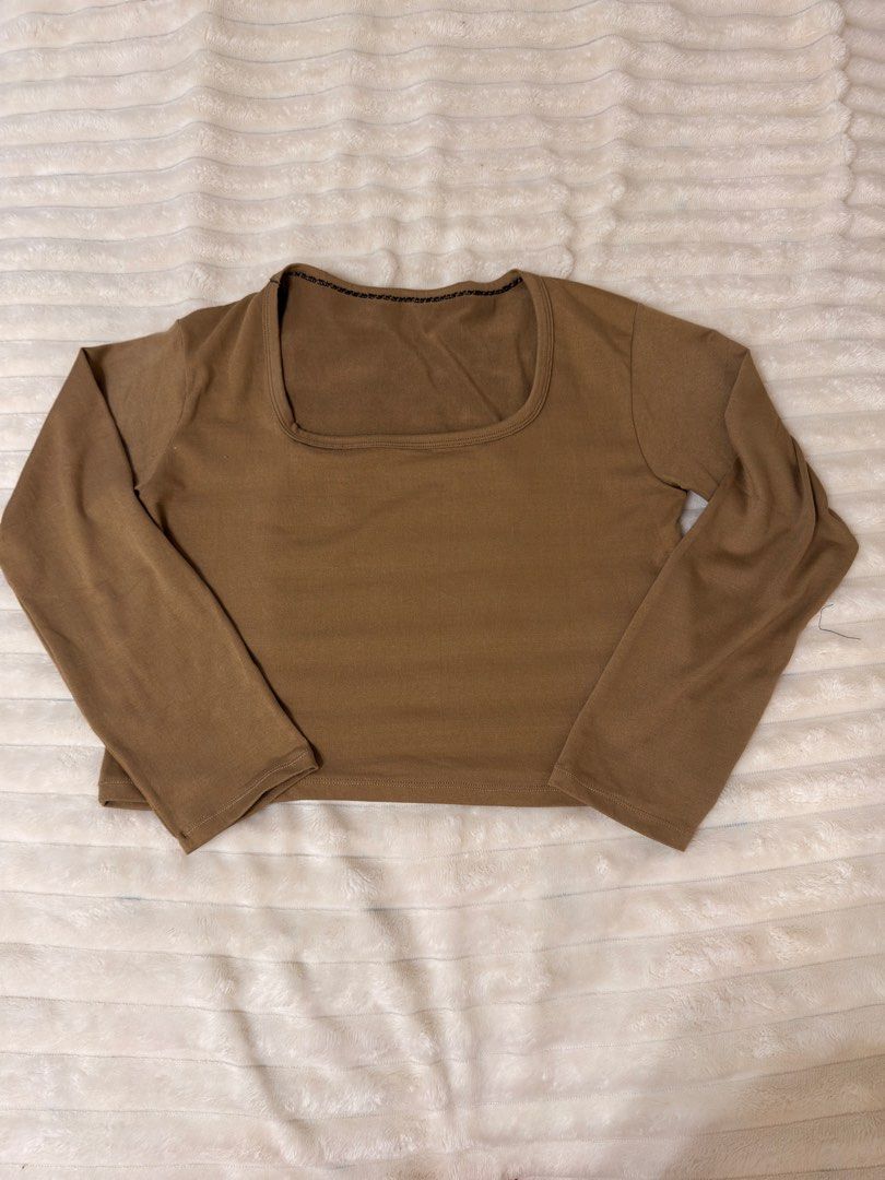 Brown Square Neck Long Sleeve Crop Top (Category: Longsleeves) located in Rizal. Submitted by rianaht (Listing ID 1463404360, Image 3). Description: Basic brown long sleeve crop top - Can fit Large to XL 🌸 RFS: Decluttering 🌸 Delivery only to be shouldered by the buyer. 🌸 Payment via GCash / Maya / Maribank.