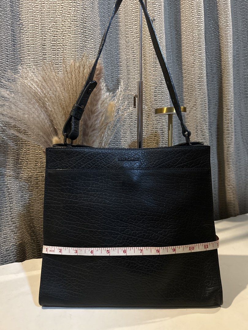 Bruno Magli…Black Elephant Leather Triangle Bucket Bag (Category: Shoulder Bags) located in Quezon City. Submitted by collsan (Listing ID 1463494057, Image 2). Description: .