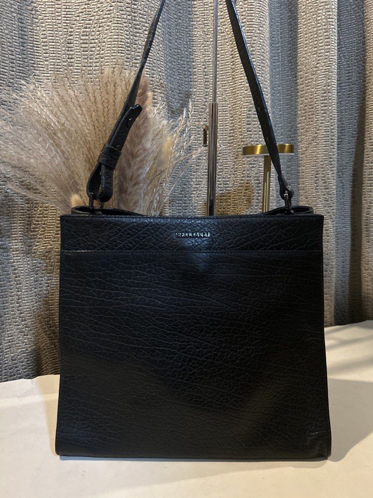Bruno Magli…Black Elephant Leather Triangle Bucket Bag (Category: Shoulder Bags) located in Quezon City. Submitted by collsan (Listing ID 1463494057, Image 1). Description: .