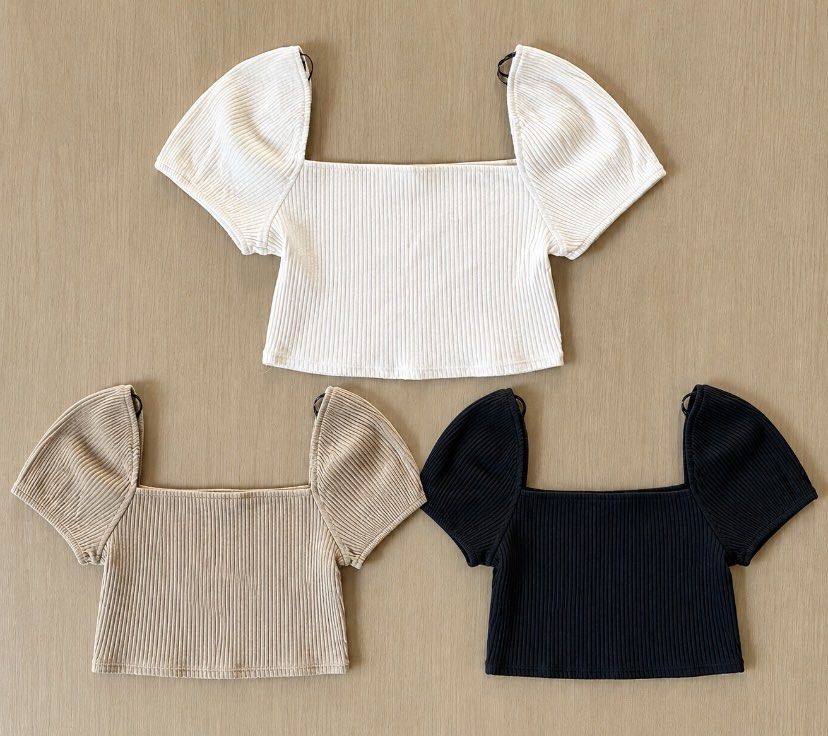[BUNDLE] H&M Croptop (Category: Blouses) located in Iloilo. Submitted by shopfromhomeph.co (Listing ID 1463352586, Image 1). Description: ~ 200 pesos each ~ 500 pesos only if bundle!.