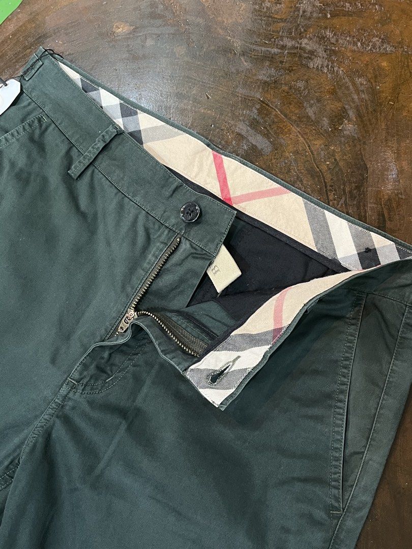 Burberry Brit (Category: Chinos) located in Lucban. Submitted by rep.rznt (Listing ID 1463457595, Image 3). Description: Dimes: 33 width, 43 length, 7.5 hem.