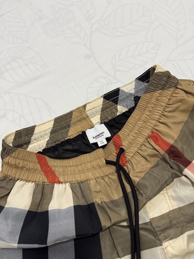 Burberry Check Shorts (Category: Shorts) located in Taguig. Submitted by thesocialthrift (Listing ID 1463345317, Image 2). Description: For sale Burberry Check Shorts ‎XXL on tag ‎W- 32-32 ‎L- 17.5 No issue Excellent condition .