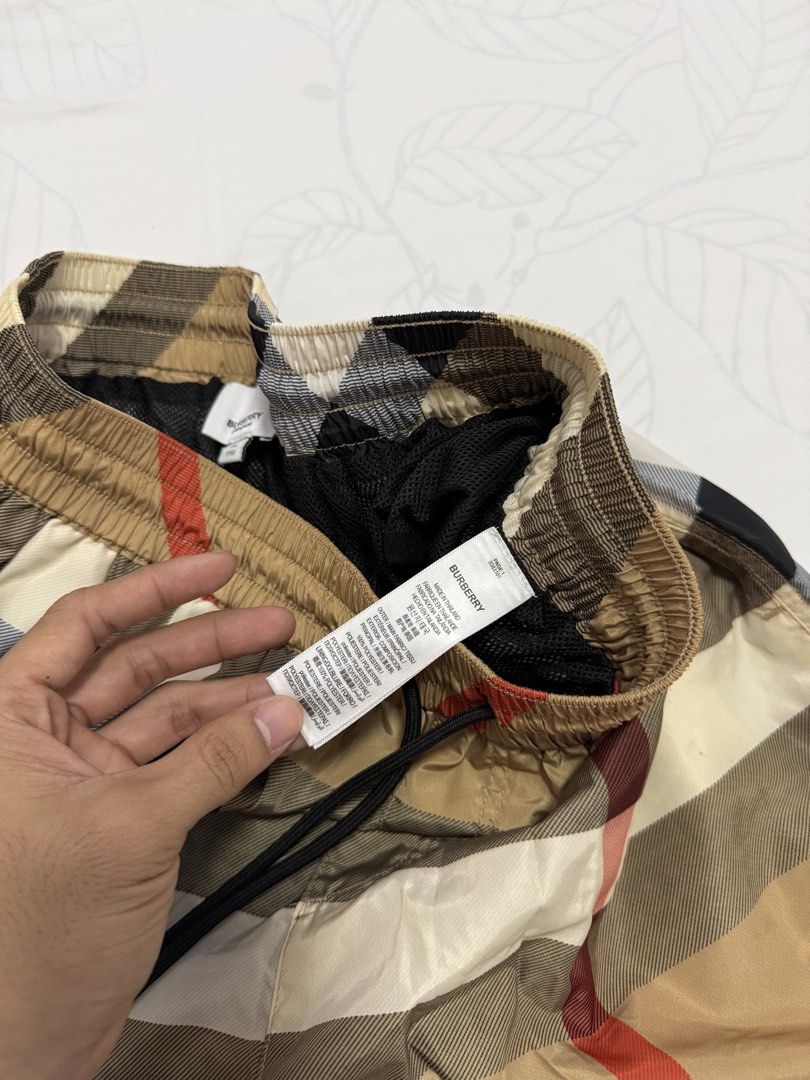 Burberry Check Shorts (Category: Shorts) located in Taguig. Submitted by thesocialthrift (Listing ID 1463345317, Image 3). Description: For sale Burberry Check Shorts ‎XXL on tag ‎W- 32-32 ‎L- 17.5 No issue Excellent condition .