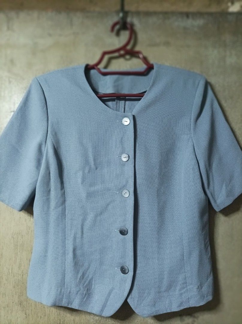 BUTTON-DOWN BLOUSE (Category: Blouses) located in Makati City. Submitted by jessu_ (Listing ID 1463385280, Image 1). Description: Light blue blouse with V-neck and 5 buttons. Textured fabric, perfect for layering. Medium to large 2nd photo for closer look Buy 3 + 1 free of your choice from any available listing RFS: Decluttering MOP: GCash or bank transfer.