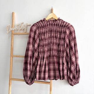 (Category: ) located in . Submitted by shoppwithdee (Listing ID 1463373227, Image 1). Description: .