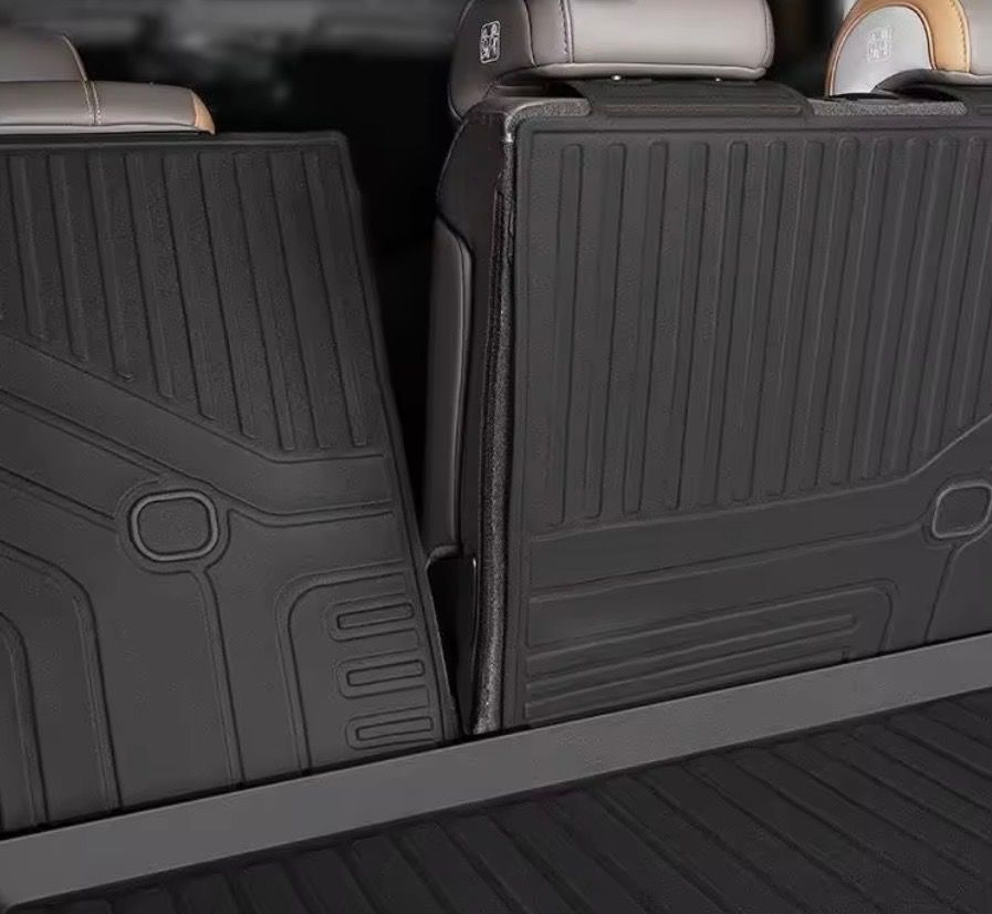 BYD Sealion 5 DMI Trunk mat TPE back rest cushion (Category: Other Automotive Parts and Accessories) located in Quezon City. Submitted by valuefinds27 (Listing ID 1463345295, Image 2). Description: TPE trunk is washable, wear-resistant, easy to clean, protecting the car's trunk.