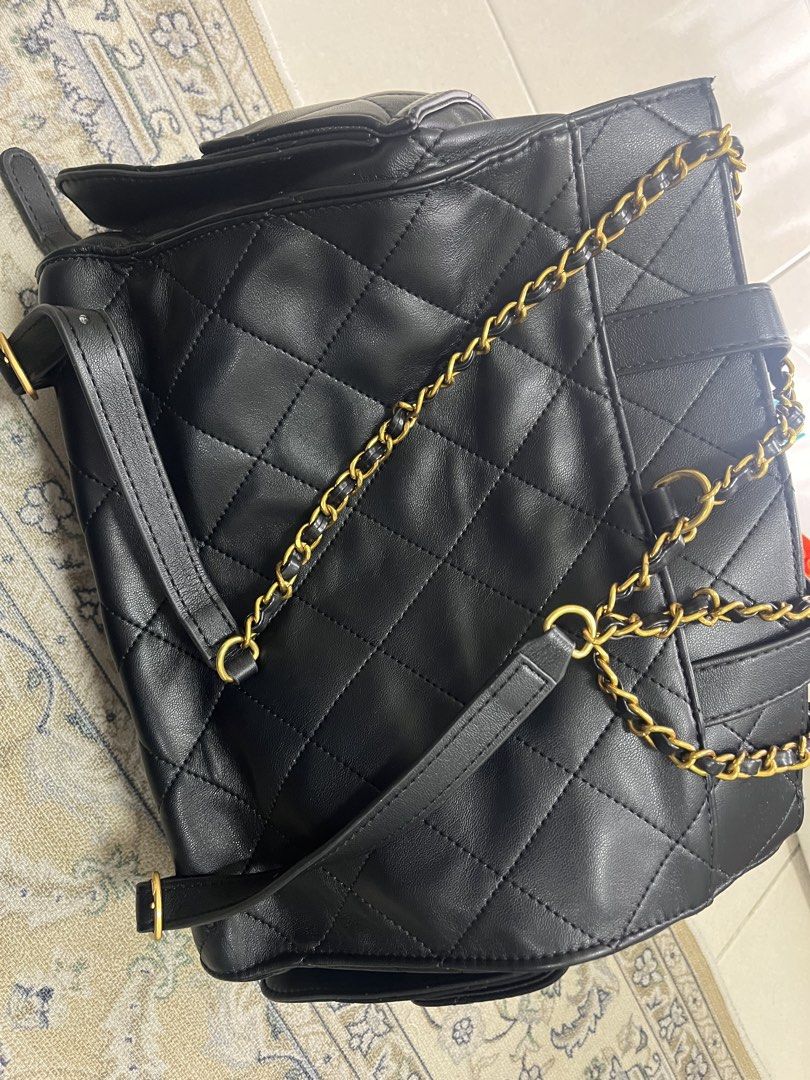 C25 bagpack (Category: Backpacks) located in Seremban. Submitted by itsunflower (Listing ID 1463427321, Image 2). Description: Hobo Backpack Black Antique Gold Hardware Chanel C25 .