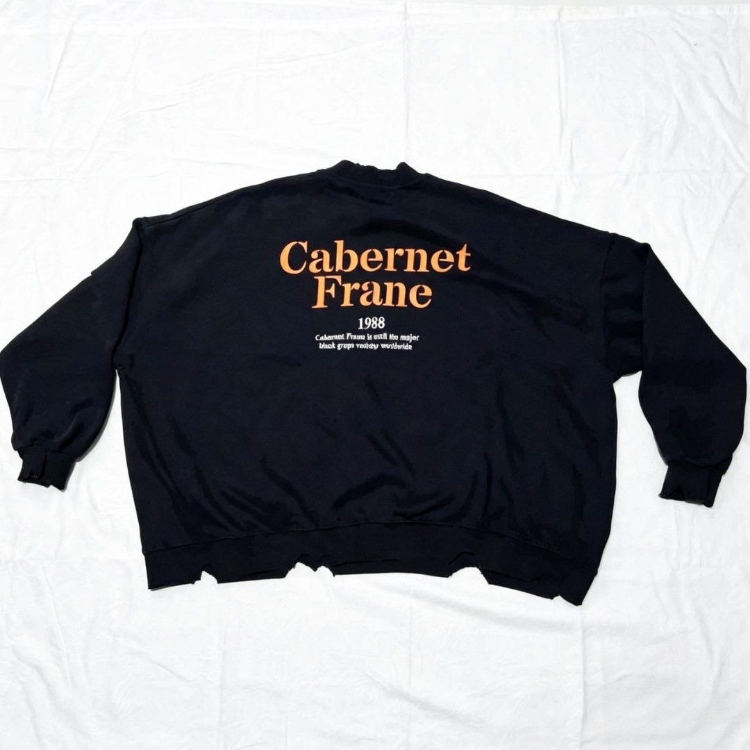 Cabernet Franc Boxy Sweater (Category: Coats, Jackets and Outerwear) located in Quezon City. Submitted by rodthrift00 (Listing ID 1463371553, Image 2). Description: Best Fit: XL Dimension(WxL) : 26x30 Condition: 10/10 Issue: NA.