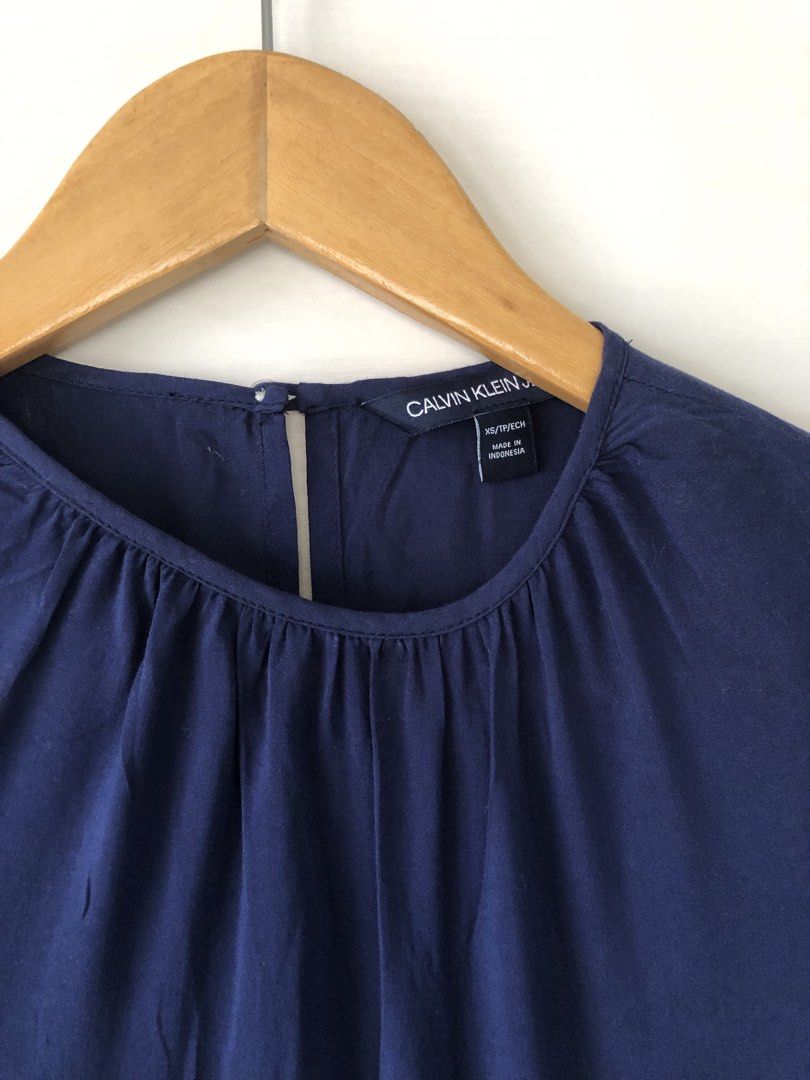 Calvin Klein Viscose Soft Longsleeves Top (Category: Blouses) located in Pasig City. Submitted by zentushia49 (Listing ID 1463496901, Image 3). Description: XS on tag Fits Small measurements: Shoulders 15” Length 24” Waistline 37” Made in Indonesia.