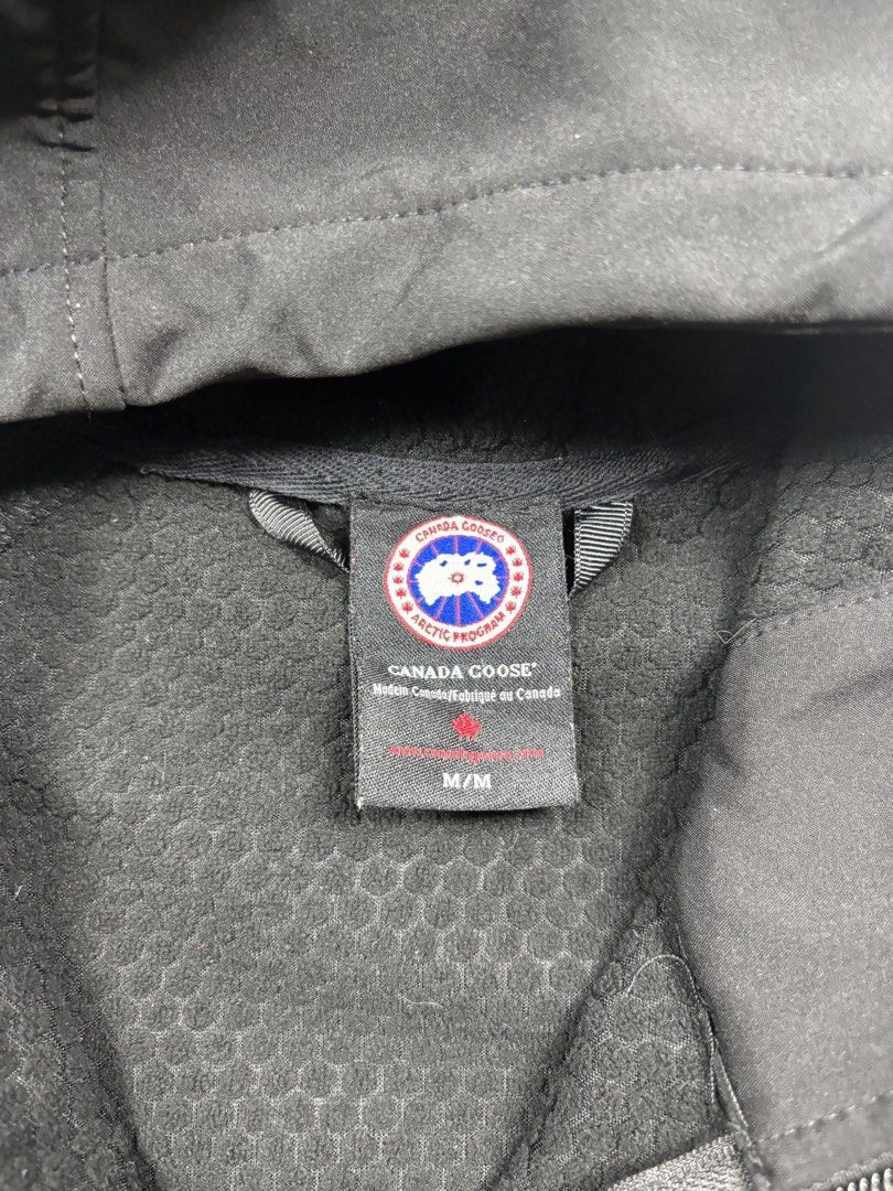 CANADA GOOSE WATERPROOF JACKET (Category: Coats, Jackets and Outerwear) located in Angeles City. Submitted by driptee_ph22 (Listing ID 1463508792, Image 3). Description: CANADA GOOSE WATERPROOF JACKET Width-21 Length-27 ₱2000.