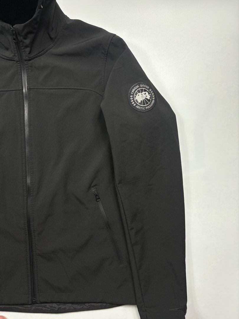 CANADA GOOSE WATERPROOF JACKET (Category: Coats, Jackets and Outerwear) located in Angeles City. Submitted by driptee_ph22 (Listing ID 1463508792, Image 2). Description: CANADA GOOSE WATERPROOF JACKET Width-21 Length-27 ₱2000.