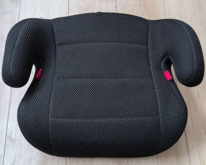 Car seat booster (Category: Car Seats) located in Baguio. Submitted by akileshomeprints (Listing ID 1463330141, Image 1). Description: Japan surplus preloved car seat booster good quality removable/washable mesh cover P550.
