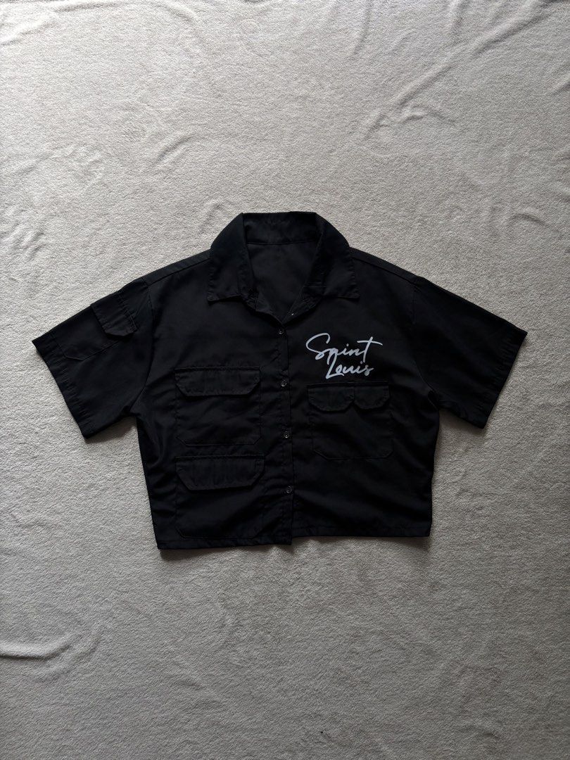 CARGO CROP POLO (Category: Formal Shirts) located in Guagua. Submitted by mid_thrift (Listing ID 1463479689, Image 3). Description: W-23 L-22 issue: change botton .