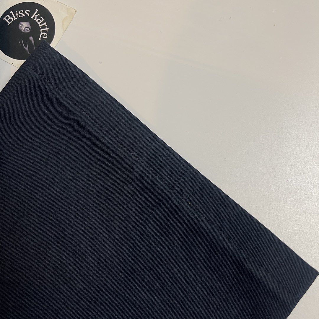 CARGO RELAXED FIT NAVY BLUE PANTS (Category: Chinos) located in Taguig. Submitted by _blisskarte_ (Listing ID 1463452779, Image 3). Description: • width: 34 • length: 40 • leg opening: 9.5 📍Guadalupe Cembo, Taguig 🚚Via J&T / Lalamove / Meet-up.