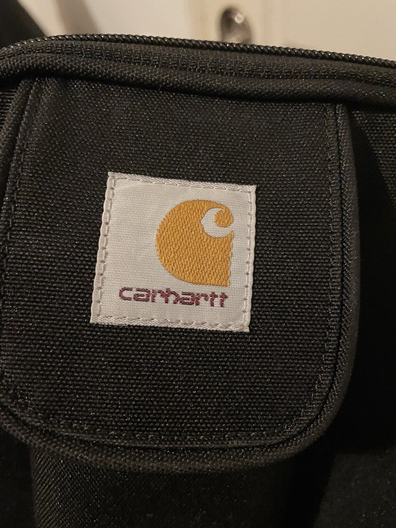 Carhartt WIP Small Essentials Bag (Category: Sling Bags) located in Makati City. Submitted by minjiyaaa (Listing ID 1463471877, Image 2). Description: Carhartt WIP Essentials Sling Bag Like New Condition (Used 2x) Not thrifted, from Commonwealth GB Php 1800 Makati Area.