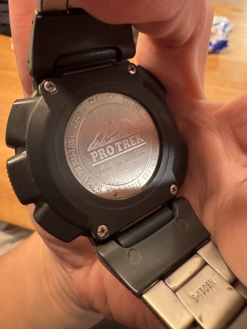 CASIO PRO TREK PRG-240T Titanium （分類：手錶）位於 Hong Kong。 由 tobyhihi 提交（商品編號 1463532961，圖片 3）。簡介： 呢隻係CASIO PRO TREK 太陽能電波錶，型號係PRg-240T。泰國製，鈦金屬錶帶。。