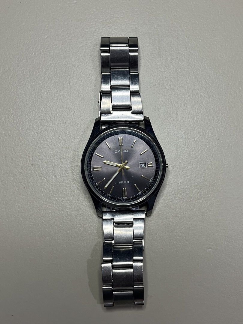 Casio Silver Stainless Steel 2784 (Category: Men's Watches) located in Manila. Submitted by milamartina123 (Listing ID 1463552442, Image 1). Description: Casio Silver Stainless Steel 2784 working, has sign of usage tondo, manila loc no return/refund once settled.