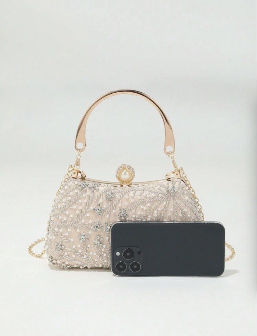 Chain Clutch (Category: Clutches) located in Manila. Submitted by emercadejas (Listing ID 1463453620, Image 2). Description: Only used once during my oath taking! Perfect for any occasion! .