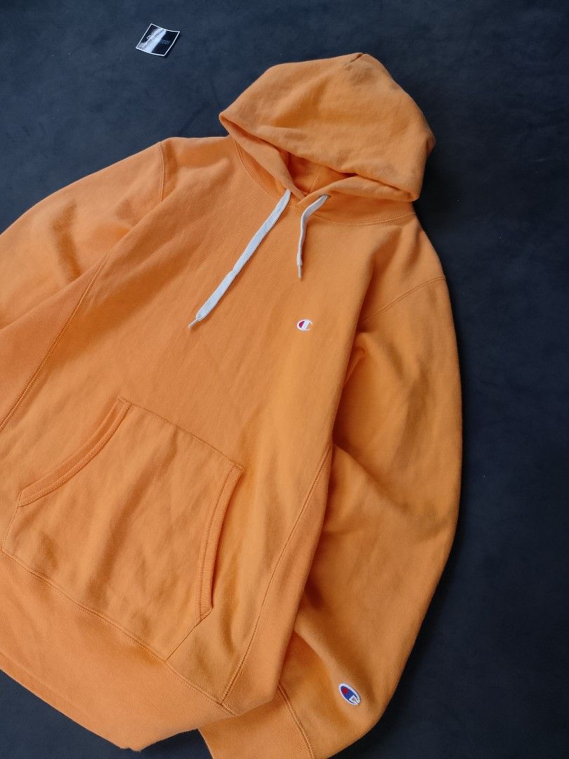 Champion reverse weave pullover hoodie (Category: Hoodies) located in Magsaysay. Submitted by every.w3ar (Listing ID 1463552153, Image 2). Description: check each photo for more details color rate: 10/10 no issue ❌.