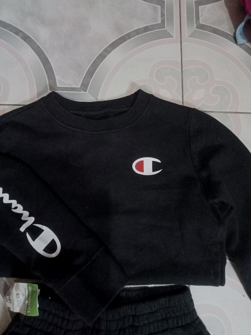 Champion Sweatshirt S/P (6) Black Cotton Polyester Blend (Category: Coats, Jackets and Outerwear) located in Caloocan City. Submitted by lis_annelie.ph (Listing ID 1463376360, Image 2). Description: - Brand: Champion - Size: S/P (6) - Material: 80% Cotton, 20% Polyester - Origin: Made in Cambodia - Care: Machine wash cold with like colors, tumble dry low, cool iron if needed (do not iron on decoration), non-chlorine bleach when needed..
