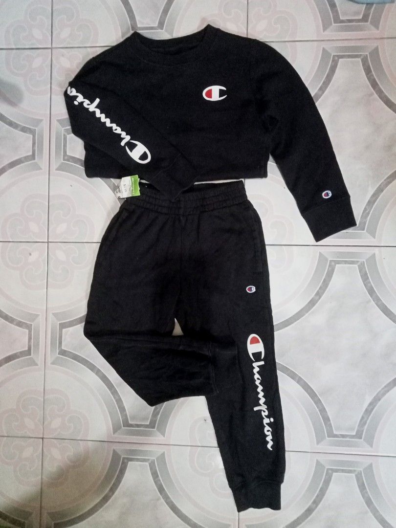 Champion Sweatshirt S/P (6) Black Cotton Polyester Blend (Category: Coats, Jackets and Outerwear) located in Caloocan City. Submitted by lis_annelie.ph (Listing ID 1463376360, Image 1). Description: - Brand: Champion - Size: S/P (6) - Material: 80% Cotton, 20% Polyester - Origin: Made in Cambodia - Care: Machine wash cold with like colors, tumble dry low, cool iron if needed (do not iron on decoration), non-chlorine bleach when needed..