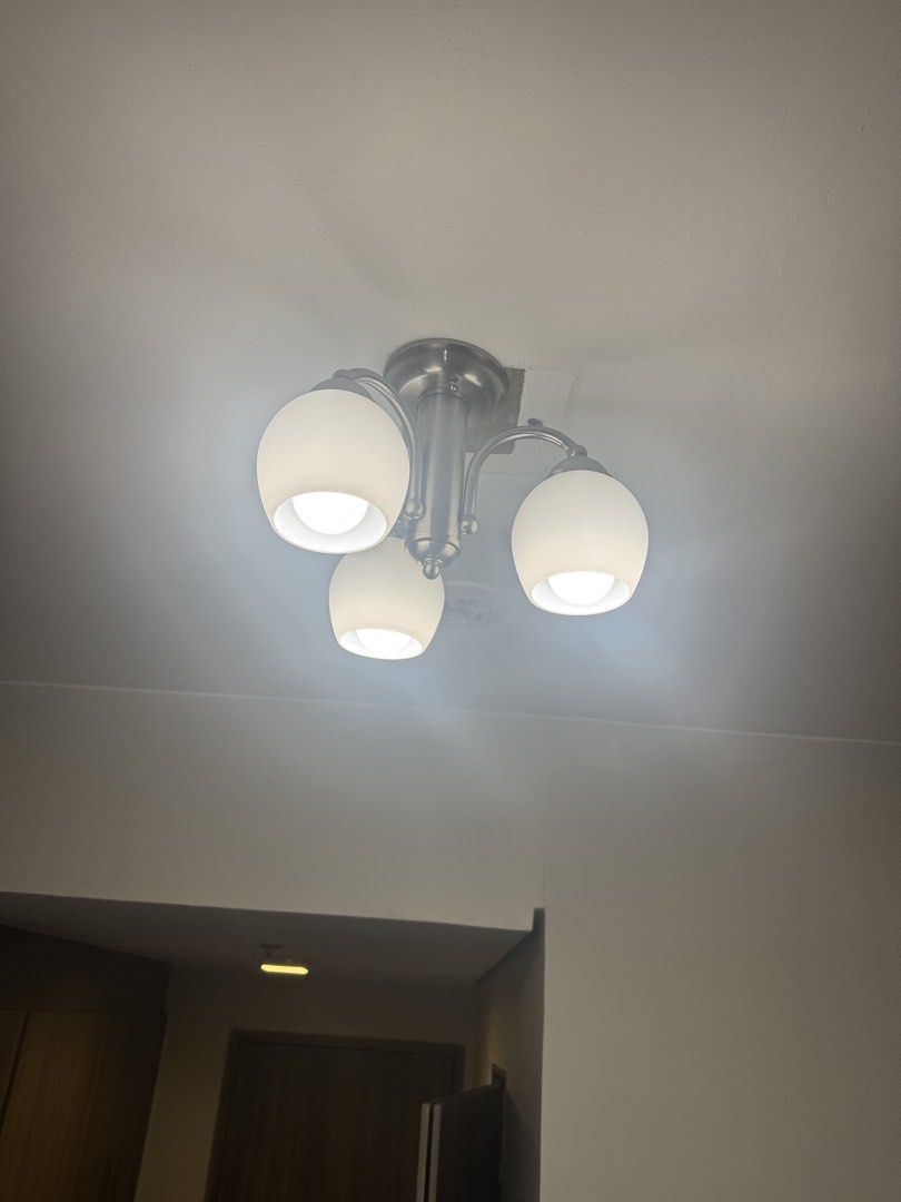 CHANDELIER LIGHTS (Category: Lighting) located in Mandaluyong City. Submitted by preloved_byfraya (Listing ID 1463372723, Image 1). Description: bought in ACE HARDWARE . original price:2800 bagong bili yung bulb :) rfs: change new one.